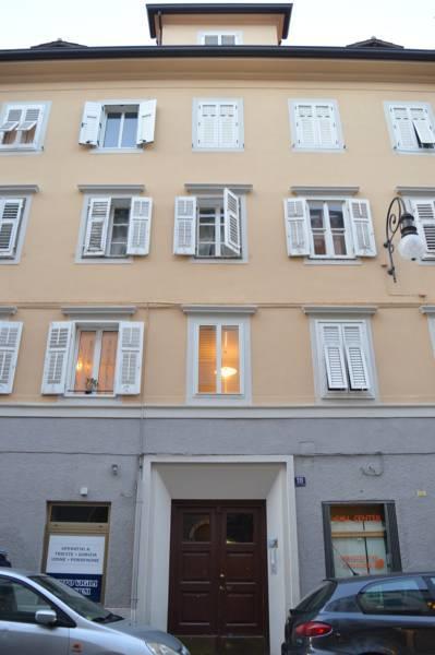 Casa Vacanze Rilke Триест Экстерьер фото